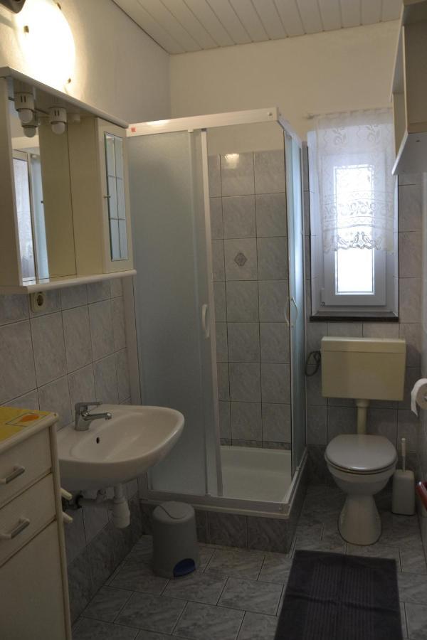 Apartments By The Sea Kustici, Pag - 6335 Zubovići المظهر الخارجي الصورة