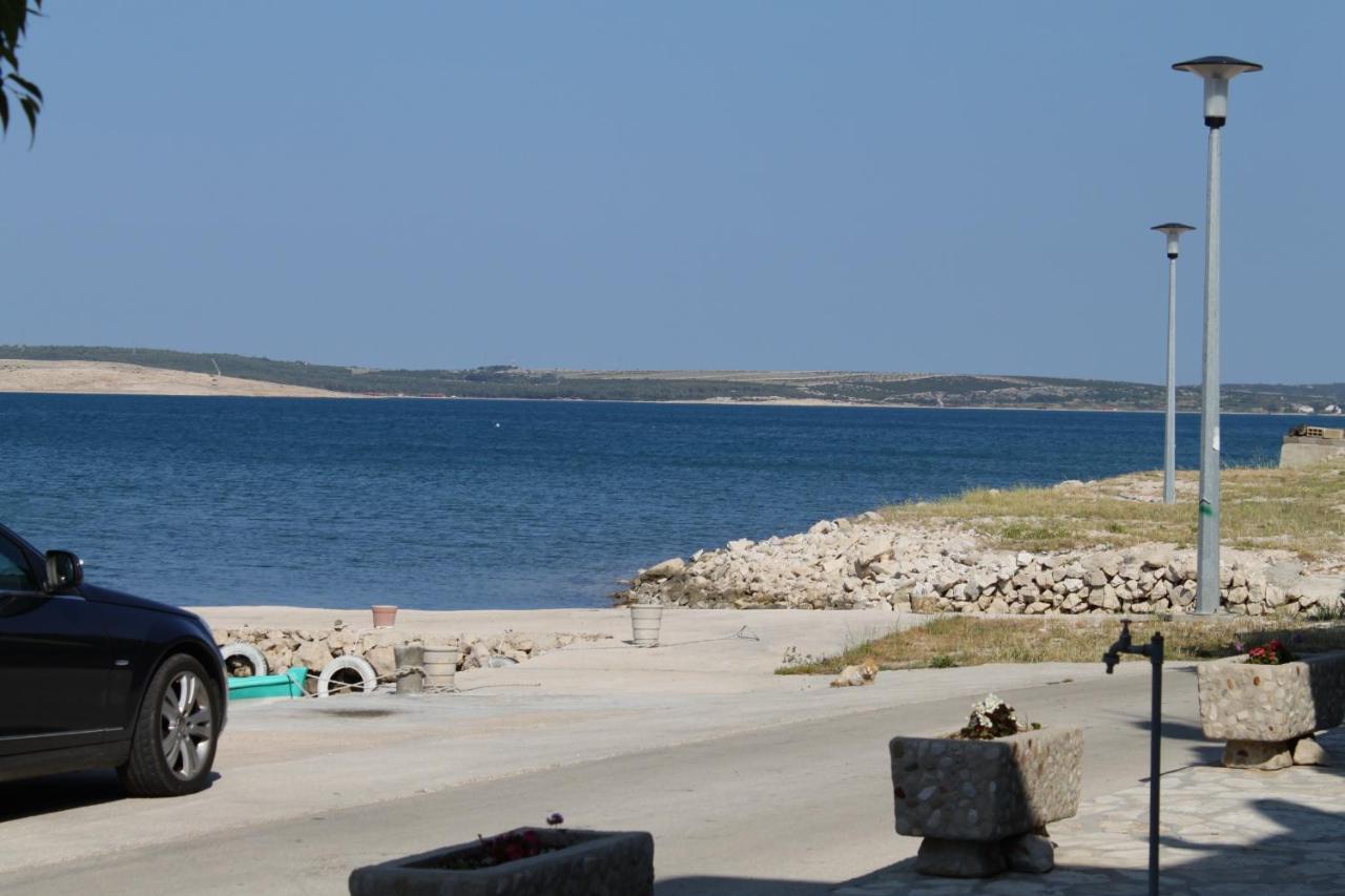 Apartments By The Sea Kustici, Pag - 6335 Zubovići المظهر الخارجي الصورة